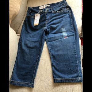 Levi's curvy 529 Capri size 12